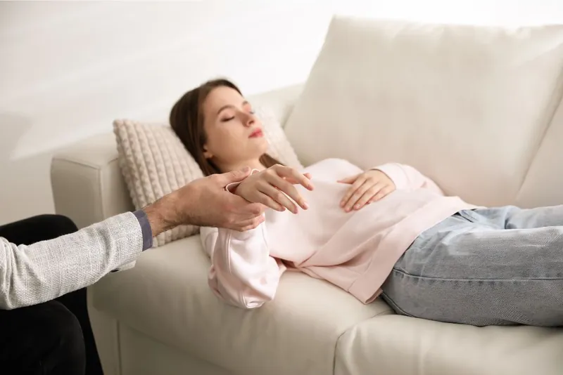 L’hypnose entre médecine et psychologie