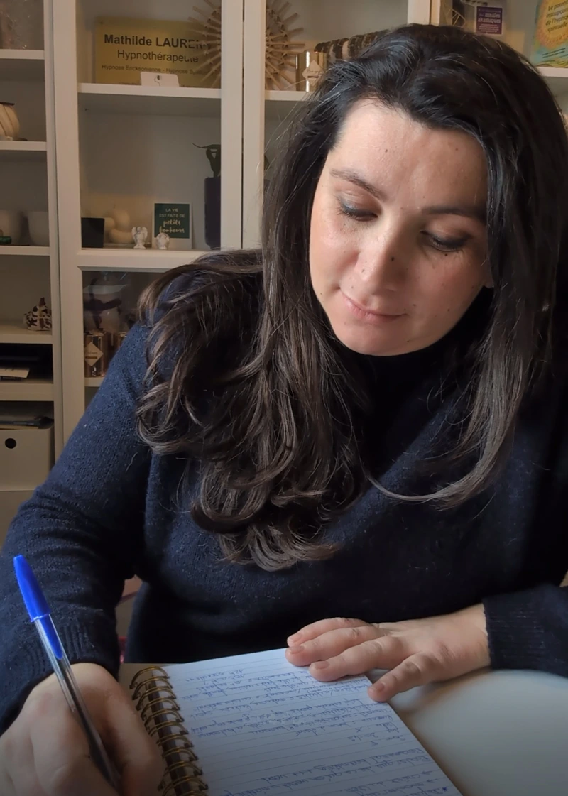 Accompagnement par l'hypnose pour gérer le grignotage émotionnel